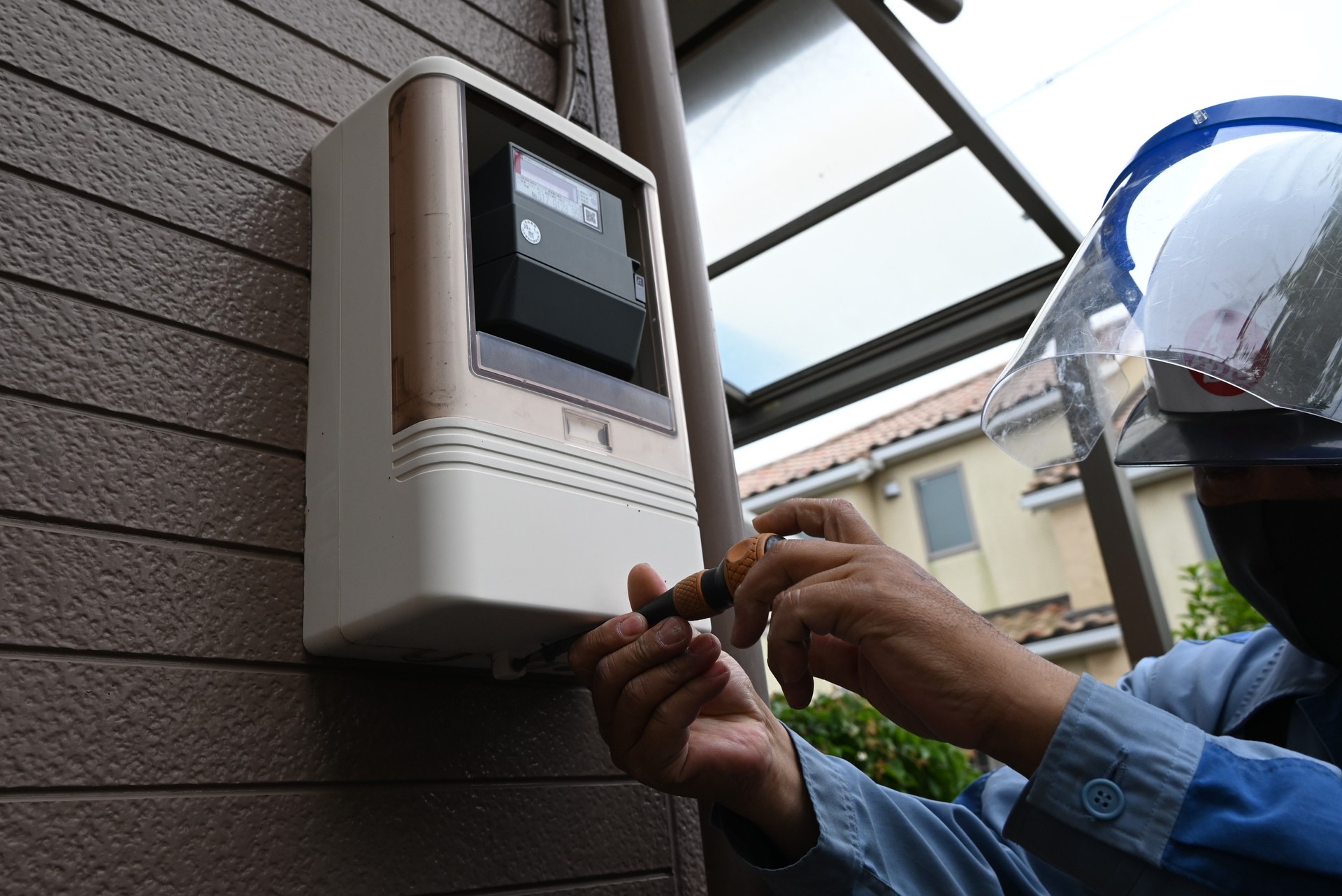Electric meter replacement work.